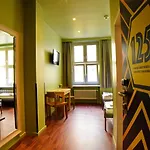 Amstel House Albergue *