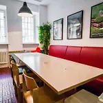 Amstel House Albergue *