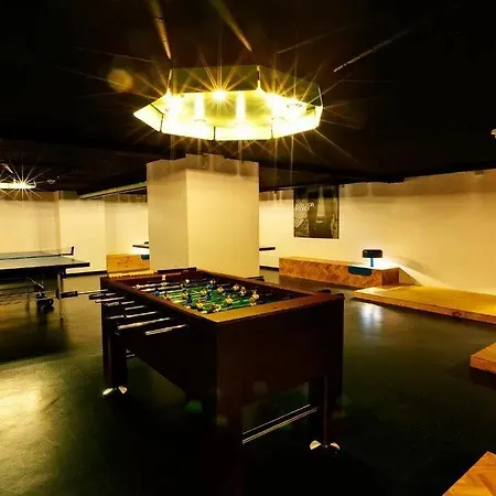 Amstel House Hostel *