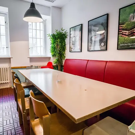 Amstel House Hostel *