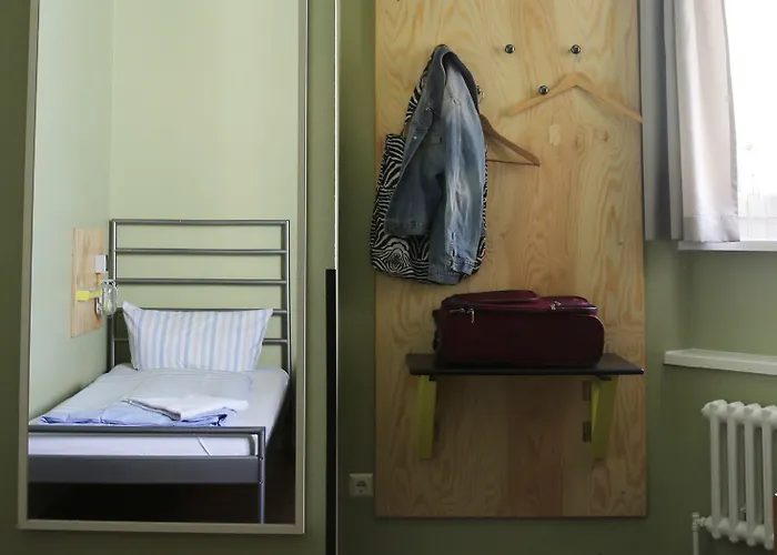 الشباب أمستل هاوس