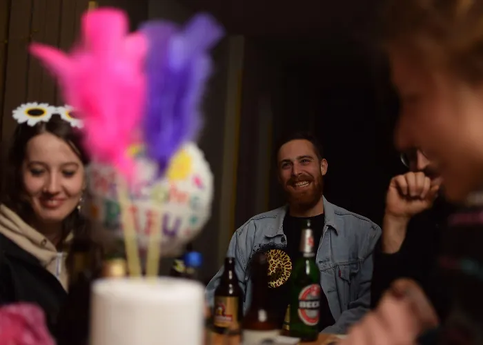 الشباب أمستل هاوس برلين