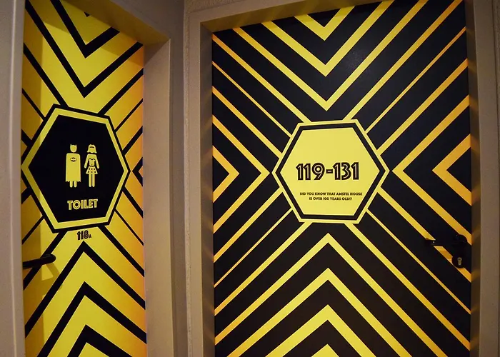 الشباب أمستل هاوس *