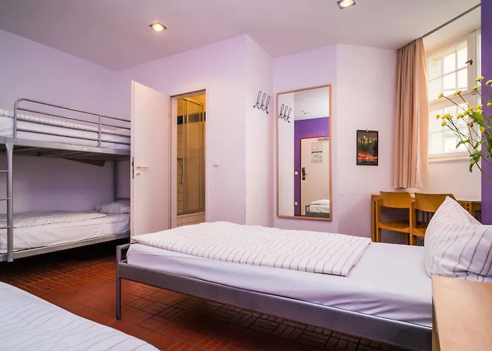 Hostal Amstel House *