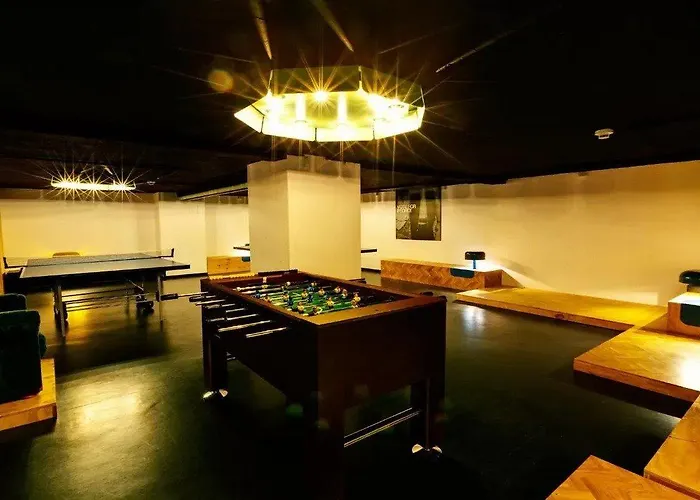 Amstel House Hostel *