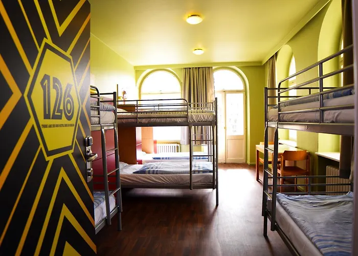 Amstel House Hostel *