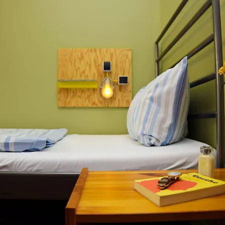 Amstel House Hostel